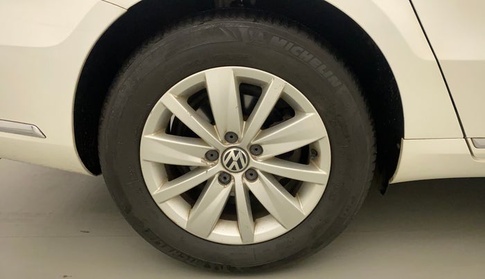 2012 Volkswagen Passat COMFORTLINE 2.0 TDI MT, Diesel, Manual, 90,379 km, Right Rear Wheel