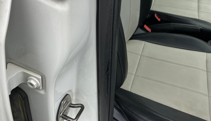 2020 Volkswagen Polo Trendline 1.0 L Petrol, Petrol, Manual, 94,963 km, Driver-side door - Beading has minor damage