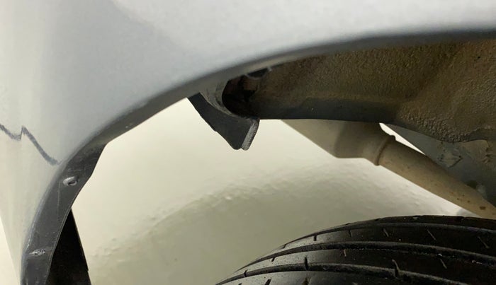 2015 Toyota Etios G, Petrol, Manual, 94,688 km, Right quarter panel - Lining is missing