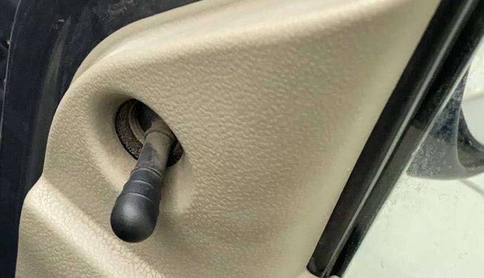 2015 Toyota Etios G, Petrol, Manual, 94,688 km, Right rear-view mirror - ORVM knob broken and not working