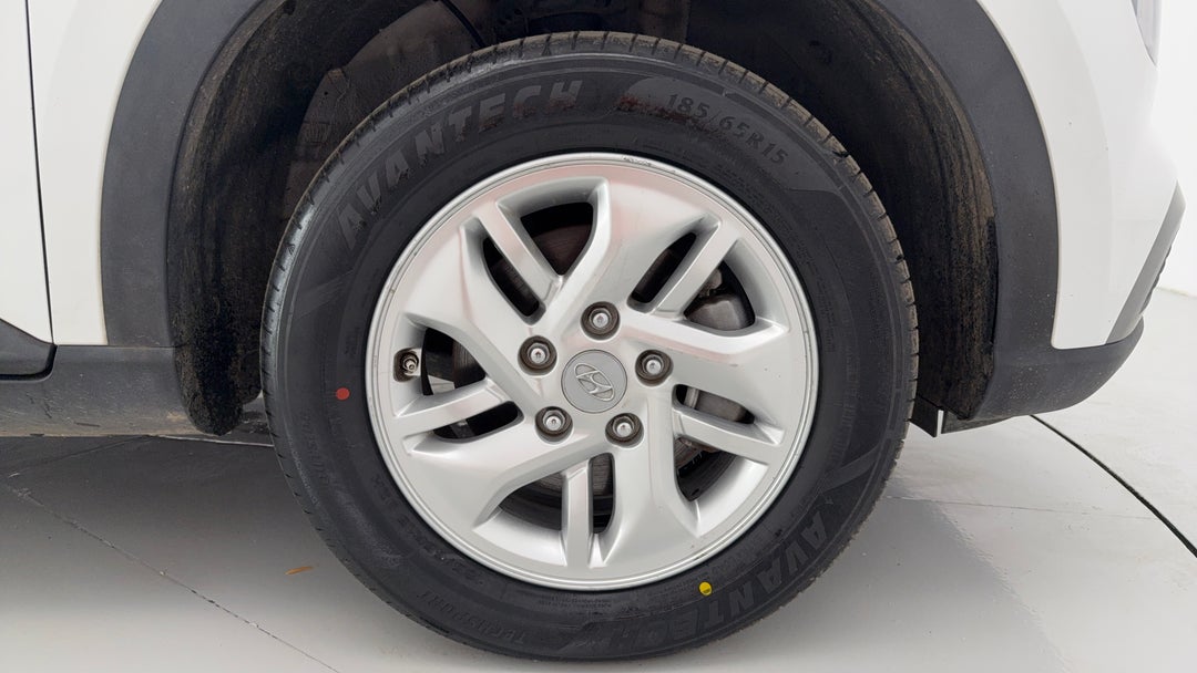 2023 Hyundai Venue Venue, Automatic, 47039 km, Right Front Wheel