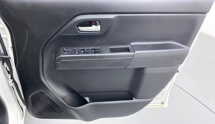 2019 Maruti New Wagon-R VXI 1.2L, Petrol, Manual, 36,113 km, Driver Side Door Panels Control
