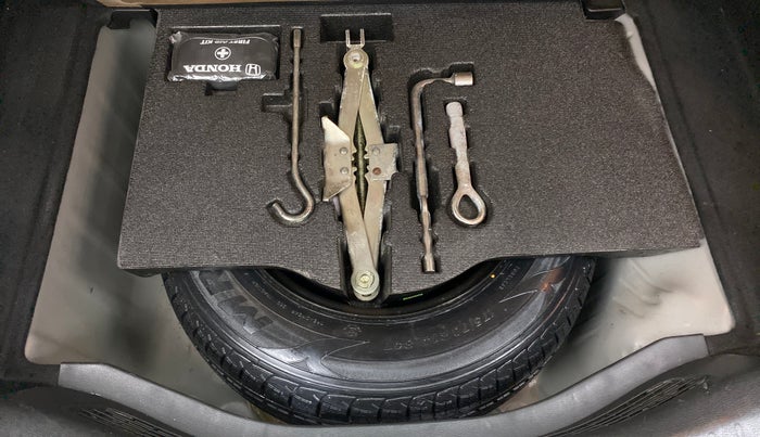 2016 Honda Jazz 1.2 V MT, Petrol, Manual, 16,127 km, Spare Tyre