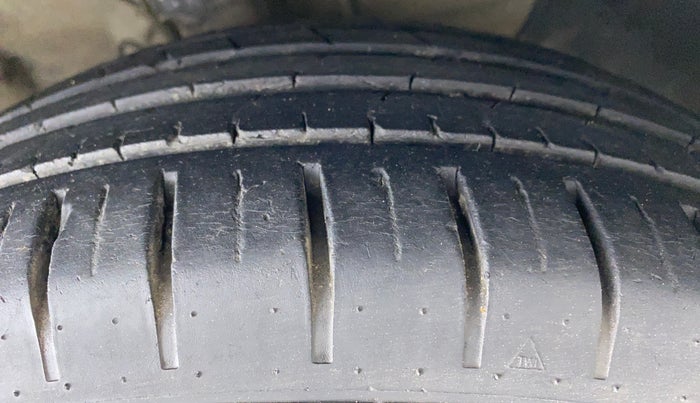 2015 Hyundai Elite i20 ASTA 1.2, Petrol, Manual, 53,776 km, Right Front Tyre Tread