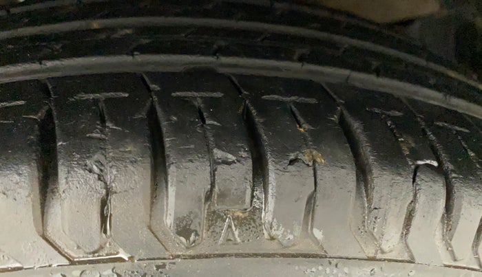 2017 Maruti Dzire LXI, Petrol, Manual, 22,148 km, Right Front Tyre Tread