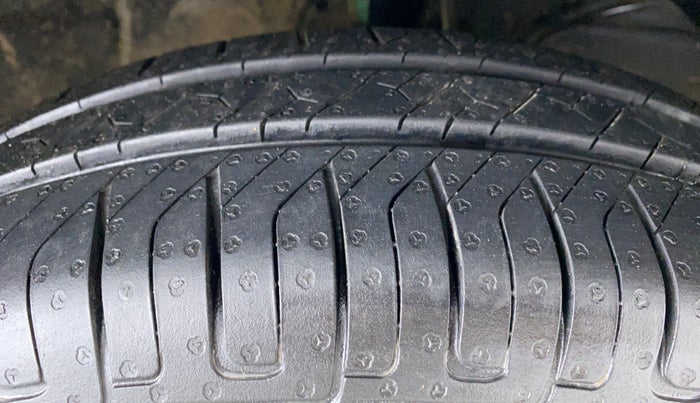 2017 Maruti Dzire VXI, Petrol, Manual, 37,376 km, Right Front Tyre Tread