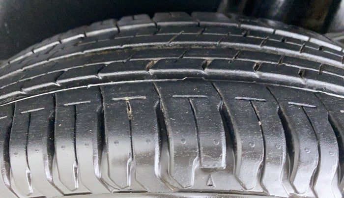 2017 Maruti Dzire VXI, Petrol, Manual, 37,376 km, Left Rear Tyre Tread