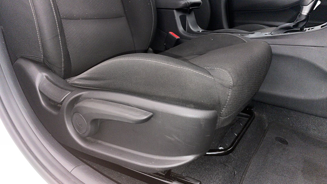 2020 Hyundai i30 Active, Automatic, 99673 km, Drivers Side Adjustment Panel