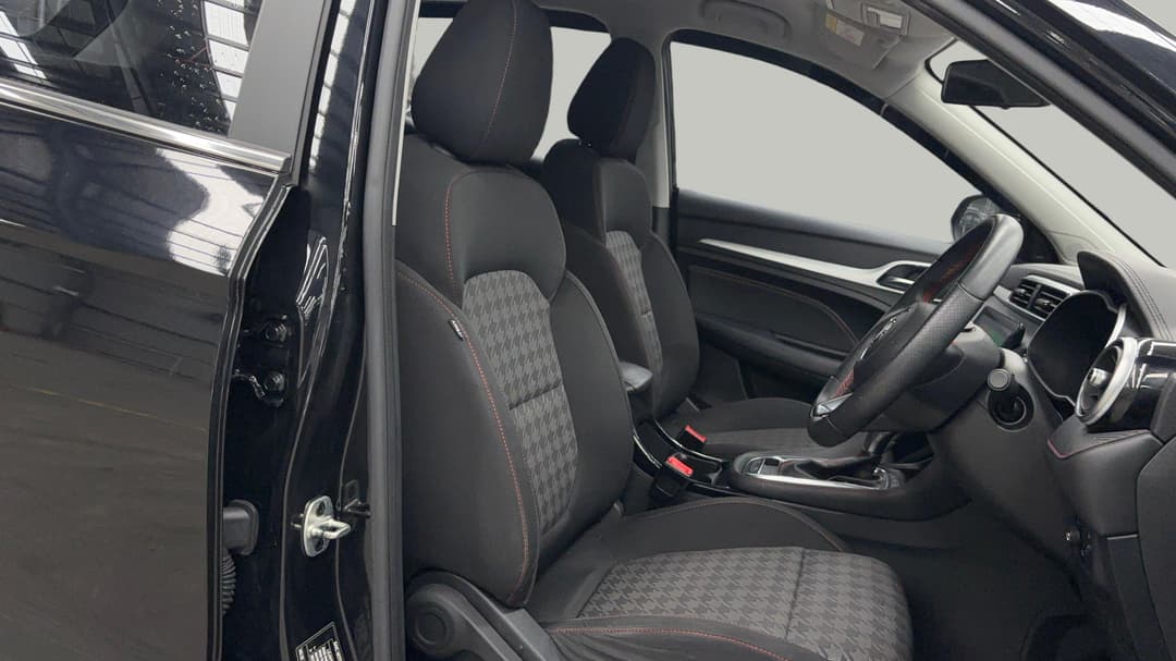 2021 MG Zst Core, Automatic, 54317 km, Right Side Front Door Cabin View