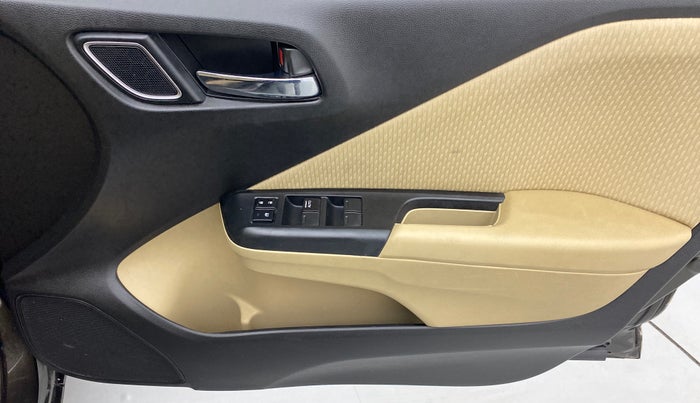 2022 Honda City V MT PETROL, Petrol, Manual, 9,418 km, Driver Side Door Panels Control
