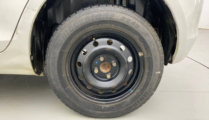 2014 Maruti Swift VXI D, Petrol, Manual, 44,992 km, Left Rear Wheel