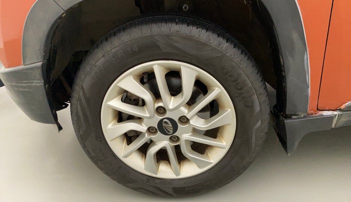 2015 Mahindra Kuv100 K8 5 STR, Petrol, Manual, 29,288 km, Left Front Wheel