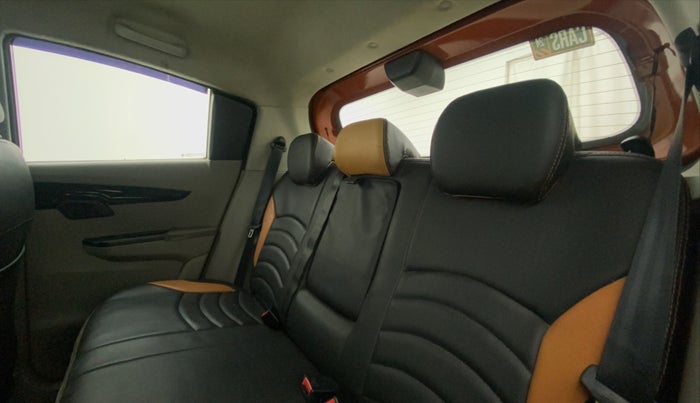 2015 Mahindra Kuv100 K8 5 STR, Petrol, Manual, 29,288 km, Right Side Rear Door Cabin