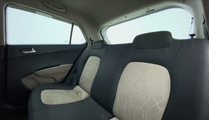 2016 Hyundai Grand i10 SPORTZ 1.2 KAPPA VTVT, Petrol, Manual, 86,634 km, Right Side Rear Door Cabin
