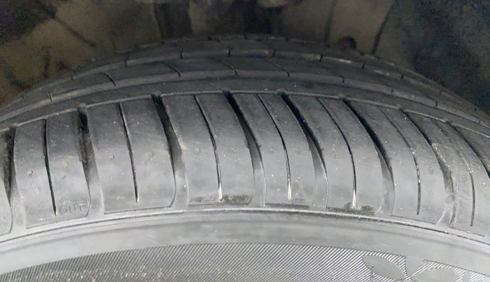 2019 Hyundai New Elantra 2.0 SX MT, Petrol, Manual, 27,315 km, Right Front Tyre Tread