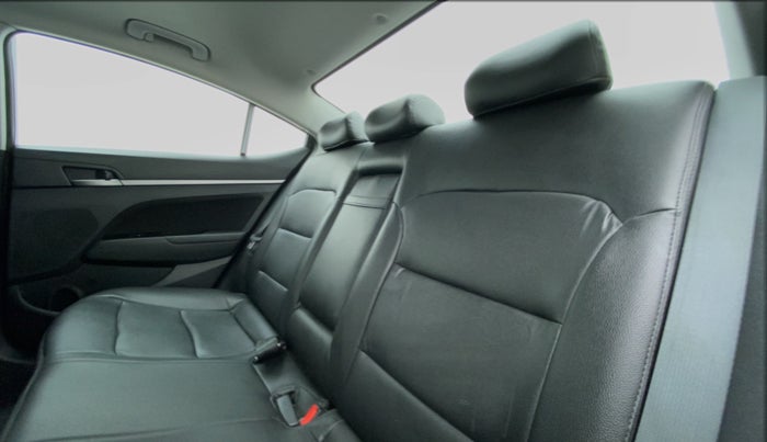 2019 Hyundai New Elantra 2.0 SX MT, Petrol, Manual, 27,315 km, Right Side Rear Door Cabin