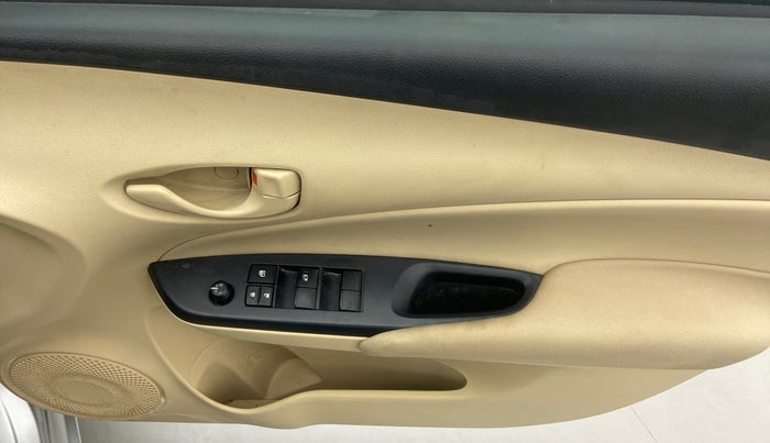 2018 Toyota YARIS J MT, Petrol, Manual, 14,652 km, Driver Side Door Panels Control