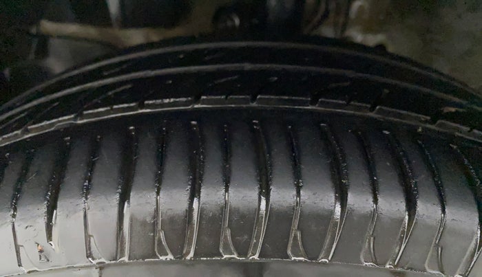 2016 Honda City 1.5L I-VTEC SV, CNG, Manual, 61,057 km, Left Front Tyre Tread