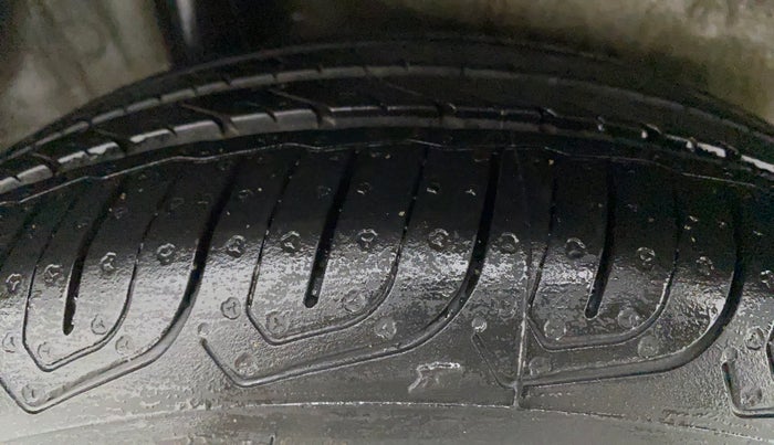 2016 Honda City 1.5L I-VTEC SV, CNG, Manual, 61,057 km, Right Rear Tyre Tread
