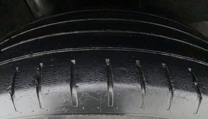 2017 Maruti Baleno ZETA 1.2 K12, Petrol, Manual, 53,908 km, Right Front Tyre Tread