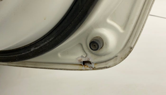 2018 Honda Brio S(O) MT, Petrol, Manual, 80,001 km, Right rear door - Slightly rusted