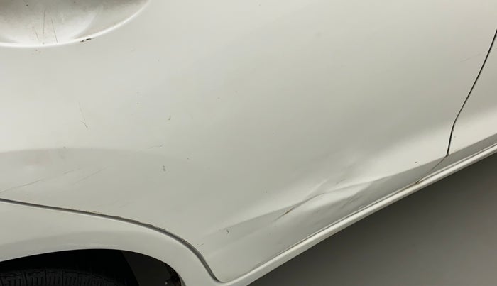 2018 Honda Brio S(O) MT, Petrol, Manual, 80,001 km, Right rear door - Minor scratches