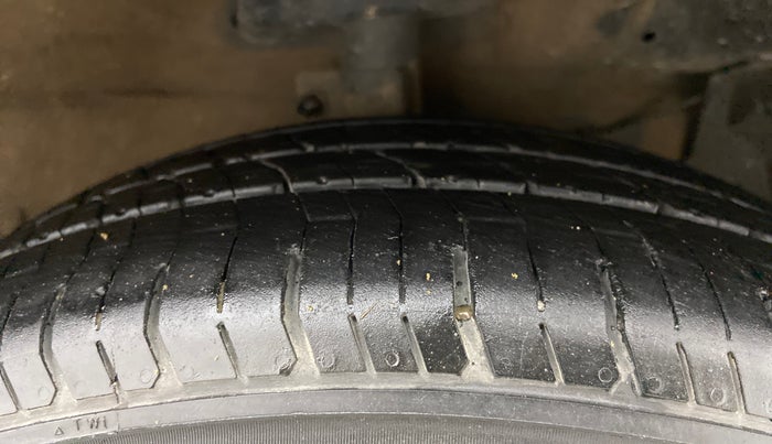2018 Maruti Ertiga VDI SHVS, Diesel, Manual, 91,112 km, Right Front Tyre Tread