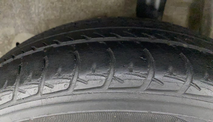 2017 Maruti Celerio ZXI AMT, CNG, Automatic, 97,403 km, Left Rear Tyre Tread