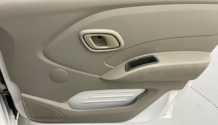 2017 Datsun Redi Go T (O), Petrol, Manual, 11,082 km, Driver Side Door Panels Control