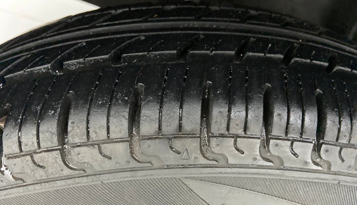 2017 Datsun Redi Go T (O), Petrol, Manual, 11,082 km, Right Rear Tyre Tread