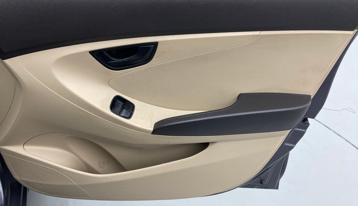 2015 Hyundai Eon MAGNA PLUS, Petrol, Manual, 40,348 km, Driver Side Door Panels Control