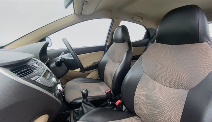 2015 Hyundai Eon MAGNA PLUS, Petrol, Manual, 40,348 km, Right Side Front Door Cabin View