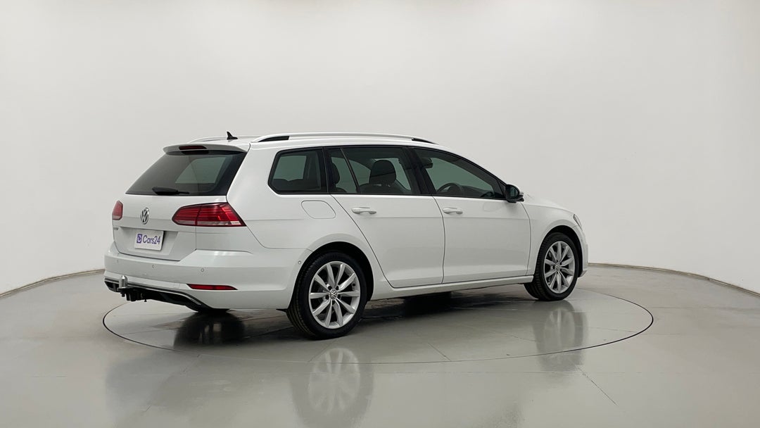 Right Back Diagonal (45- Degree) View