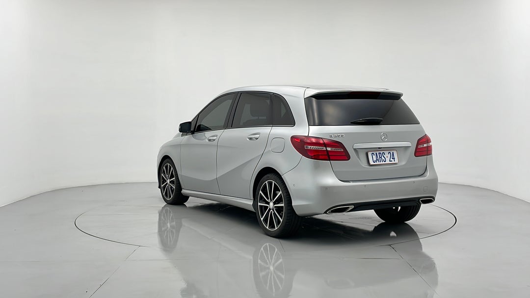 Left Back Diagonal (45- Degree) View