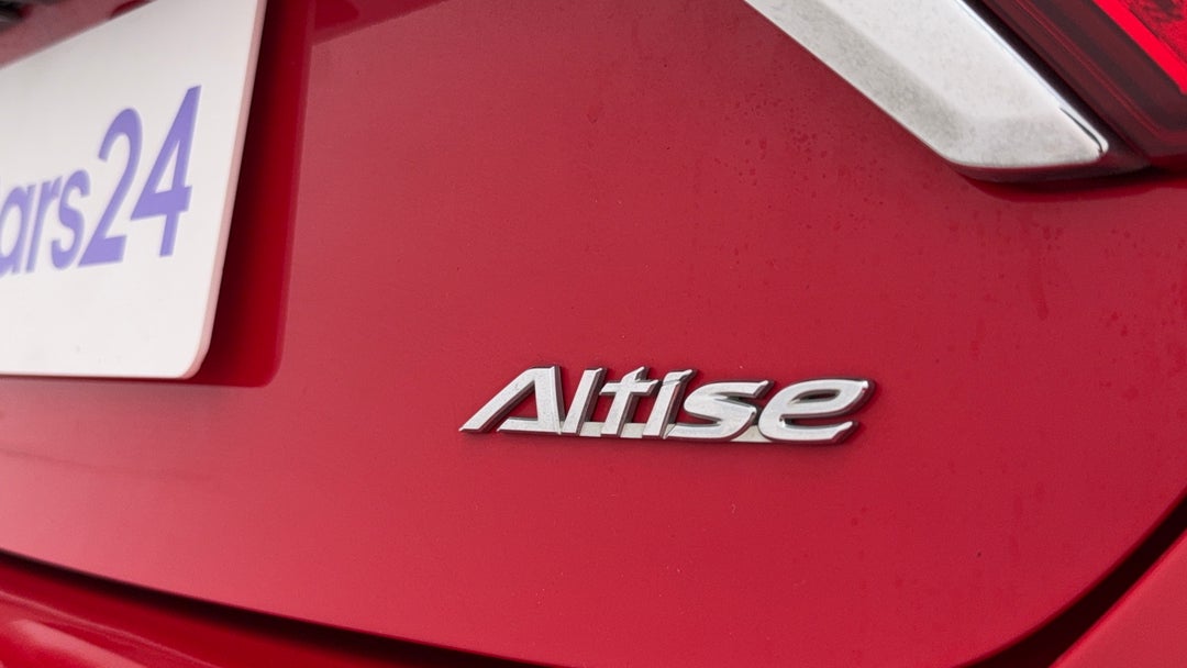 Badge (Boot Right Side)