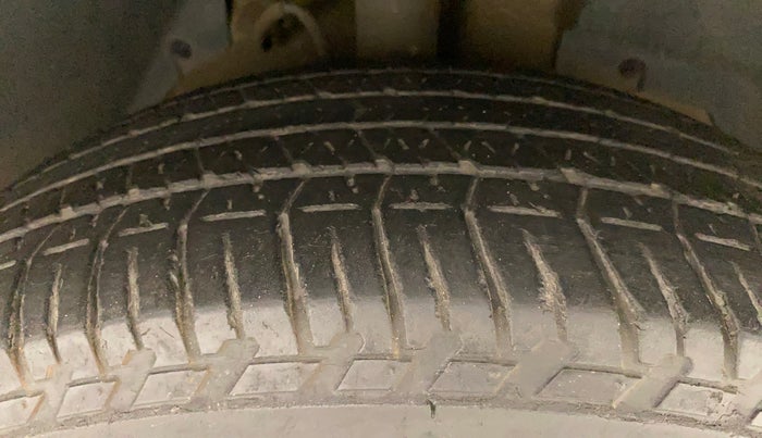 2018 Mahindra XUV500 W7 AT, Diesel, Automatic, 46,759 km, Right Front Tyre Tread