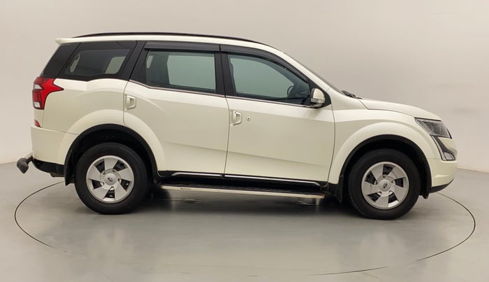 2018 Mahindra XUV500 W7 AT, Diesel, Automatic, 46,759 km, Right Side View