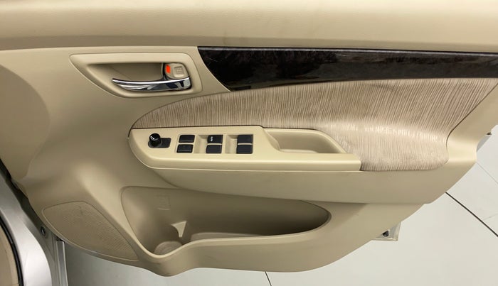 2014 Maruti Ertiga VXI CNG, CNG, Manual, 71,764 km, Driver Side Door Panels Control