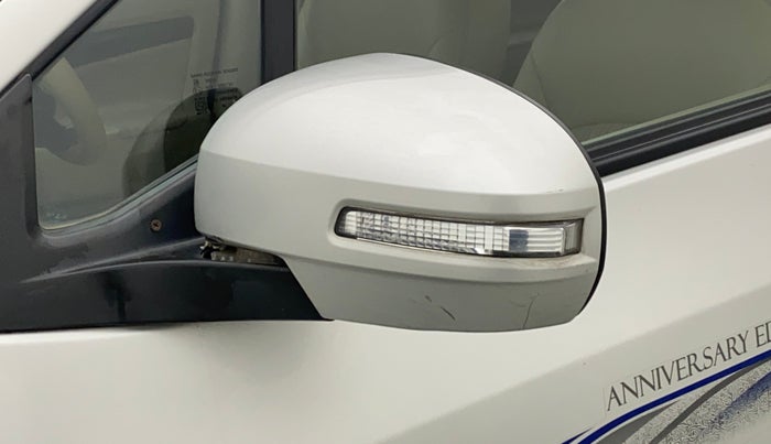 2014 Maruti Ertiga VXI CNG, CNG, Manual, 71,764 km, Left rear-view mirror - Indicator light has minor damage