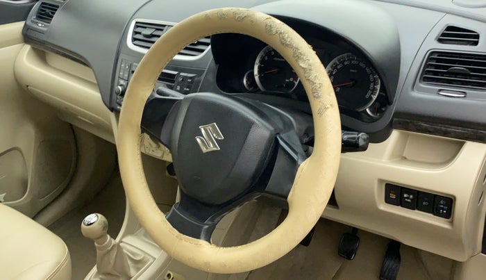 2014 Maruti Ertiga VXI CNG, CNG, Manual, 71,764 km, Steering wheel - Steering cover is minor torn