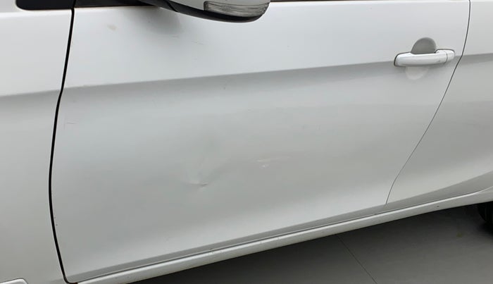 2017 Maruti Ciaz SIGMA DIESEL 1.3, Diesel, Manual, 1,20,408 km, Front passenger door - Slightly dented