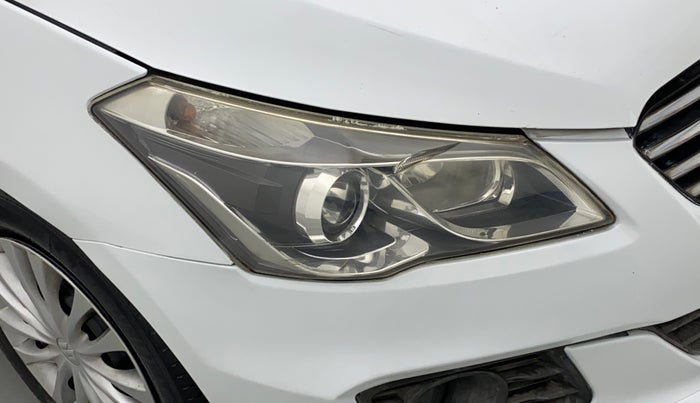 2017 Maruti Ciaz SIGMA DIESEL 1.3, Diesel, Manual, 1,20,408 km, Right headlight - Minor scratches