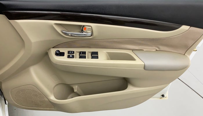 2017 Maruti Ciaz SIGMA DIESEL 1.3, Diesel, Manual, 1,20,408 km, Driver Side Door Panels Control