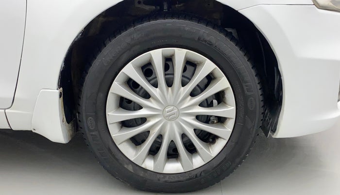 2017 Maruti Ciaz SIGMA DIESEL 1.3, Diesel, Manual, 1,20,408 km, Right Front Wheel