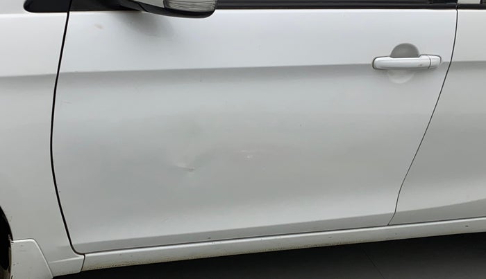 2017 Maruti Ciaz SIGMA DIESEL 1.3, Diesel, Manual, 1,20,408 km, Front passenger door - Paint has faded