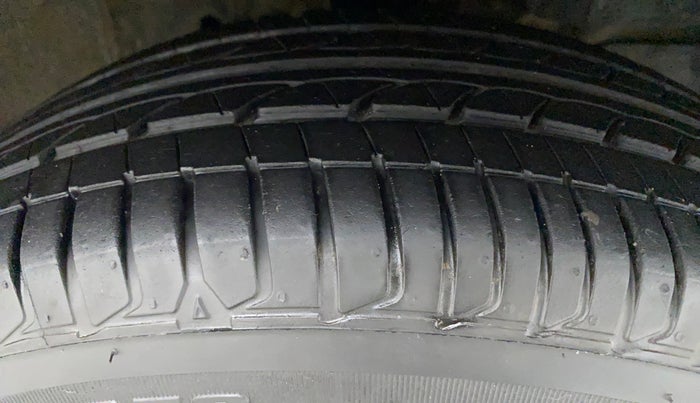 2015 Honda Jazz 1.2L I-VTEC V, Petrol, Manual, 44,960 km, Right Front Tyre Tread