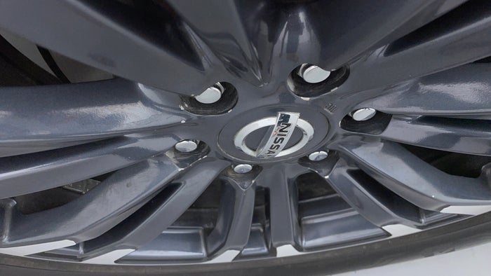 Nissan Patrol-Tyre RHS-Rear Alloy scratched