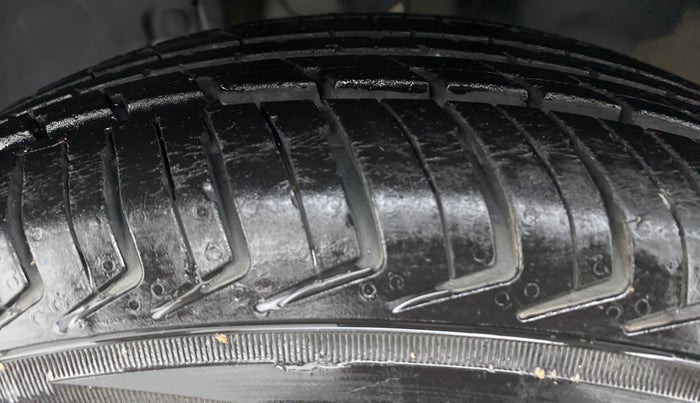 2019 Renault Kwid RXL, Petrol, Manual, 22,150 km, Left Front Tyre Tread