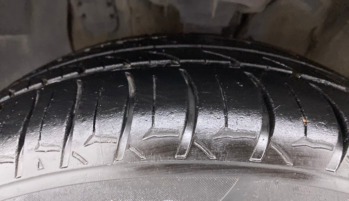2017 Hyundai Elite i20 ASTA 1.2, Petrol, Manual, 41,798 km, Left Front Tyre Tread