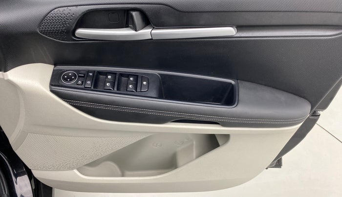 2020 KIA SONET HTX 1.0 IMT, Petrol, Manual, 10,339 km, Driver Side Door Panels Control